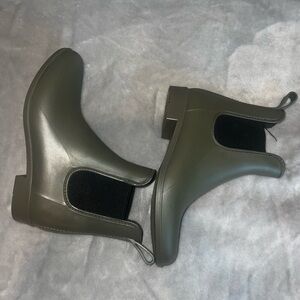 Storm by Cougar Army Green Ankle Rain Boots( Size 6)